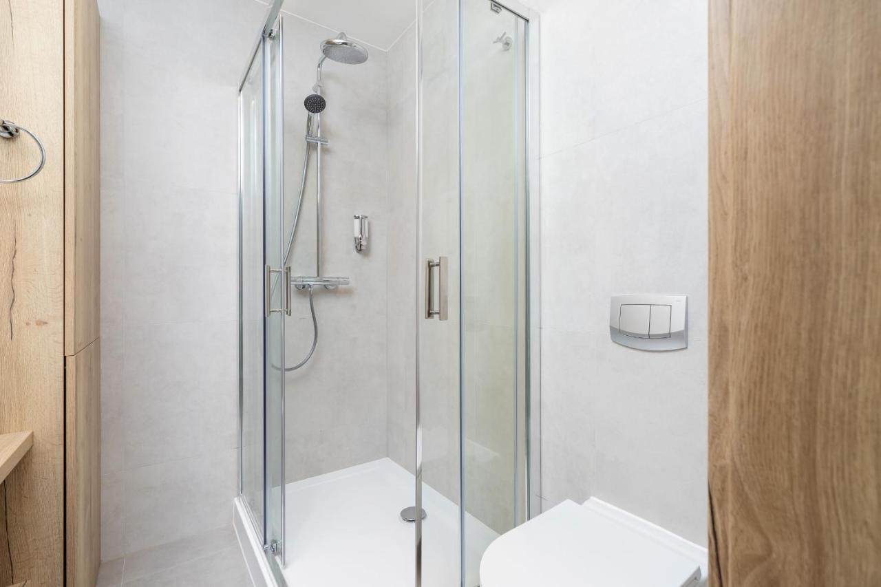 Apartment Luxury Salwatorianska Mountain View By Renters Prestige *