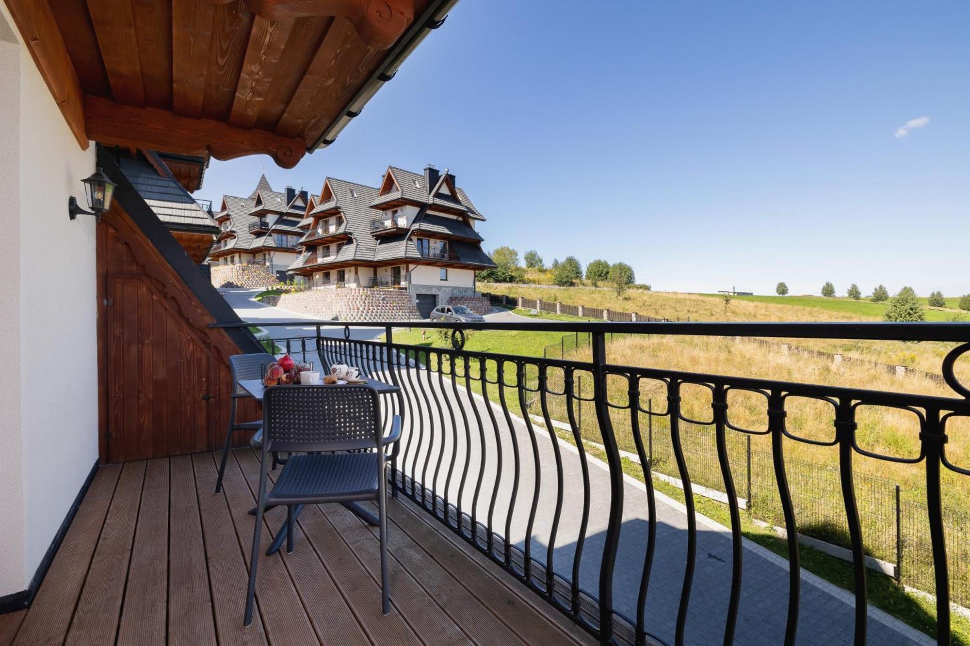 Apartment Luxury Salwatorianska Mountain View By Renters Prestige