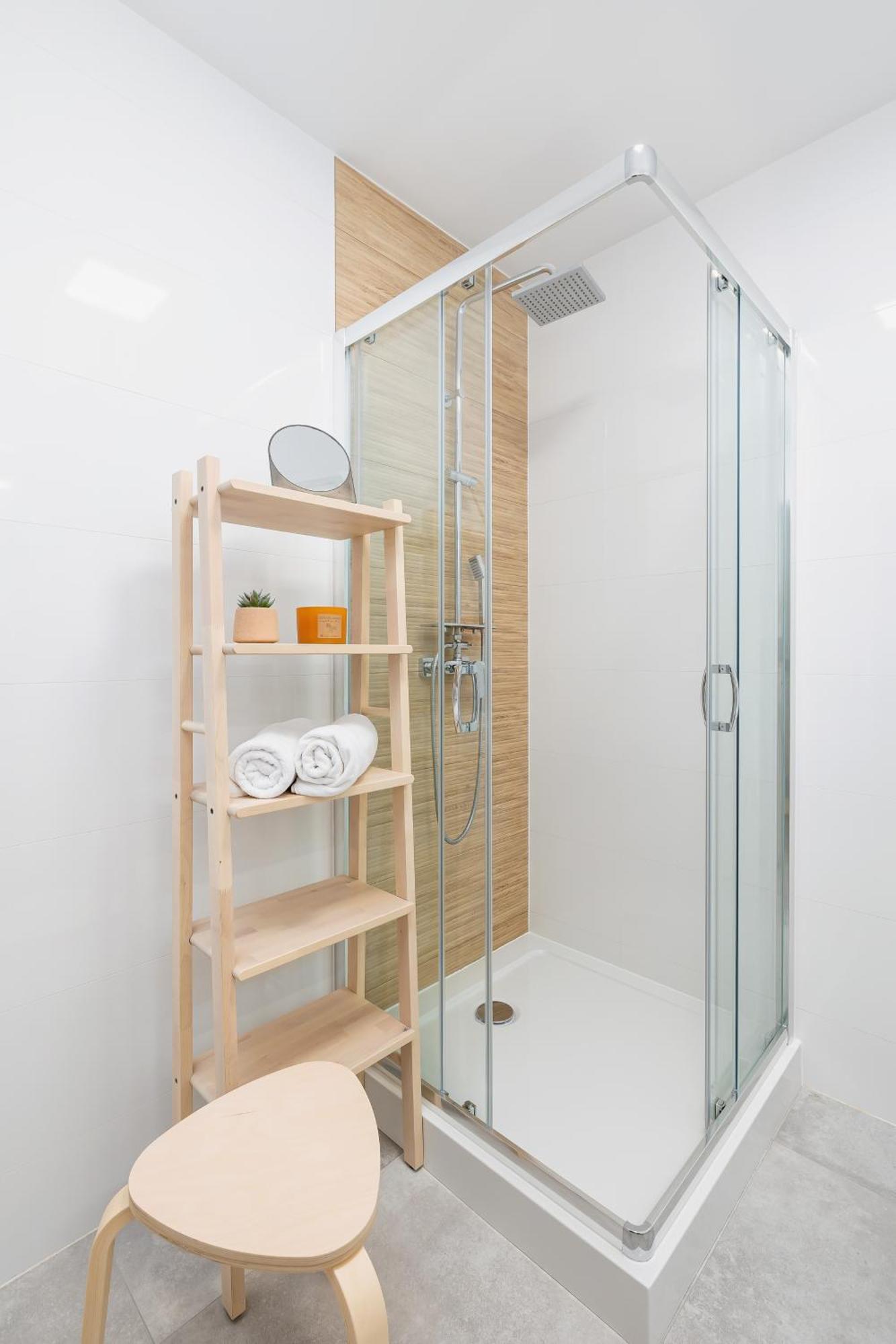 Apartment Luxury Salwatorianska Mountain View By Renters Prestige